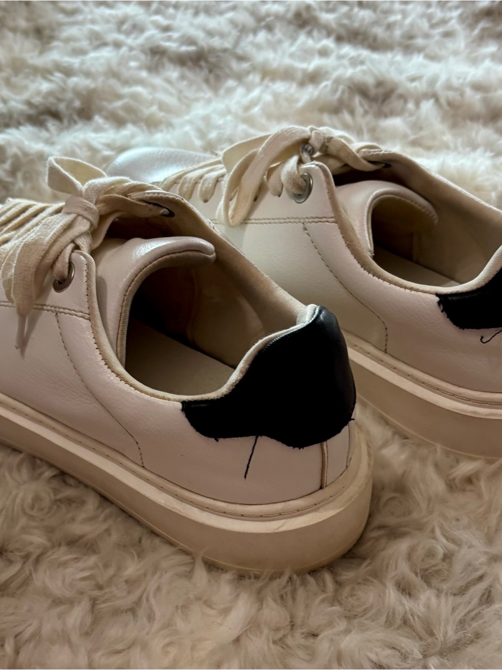 Steve Madden Leather Lace-Up Women’s Sneakers in white with Black - Picture 3 of 5